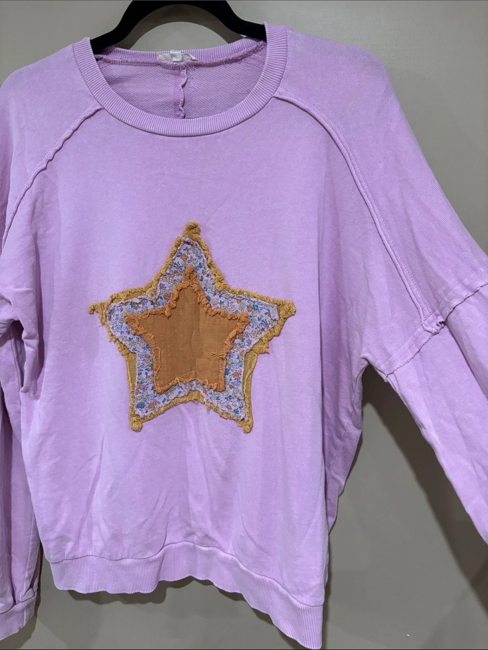Easel star patchwork pullover - Picture 3 of 4